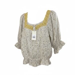 Hem and Thread Blouse with Yellow Lace Detail - L